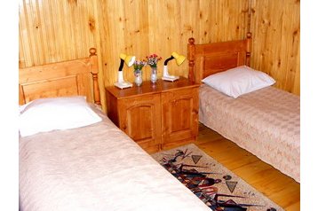 Roumanie Privát Ceraşu, Extérieur